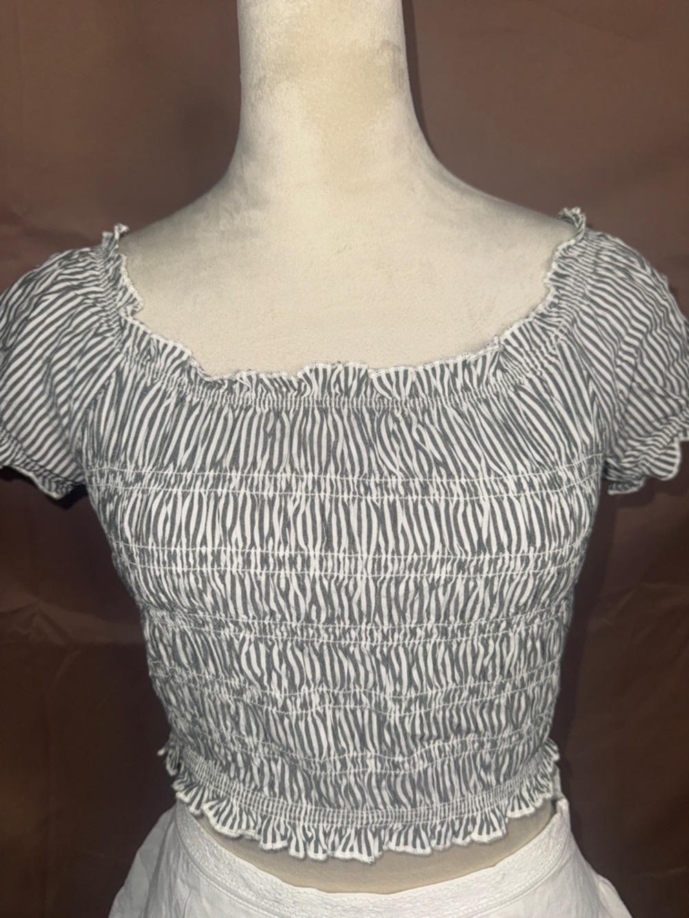 NWOT American Eagle Outfitters Smocked Striped Crop Top in White and Gray MEDIUM